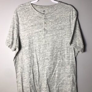 Gray H&M T-shirt. Men size XL.